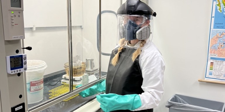 Palynological chemistry in the fume hood with full protective equipment